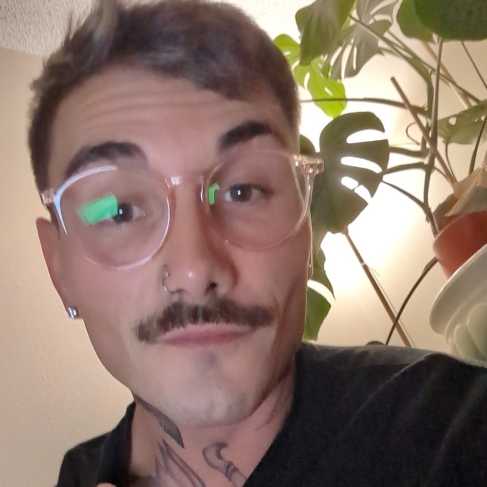 Meet your Posher, Dustin